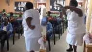 Nurse entertains patients in waiting room, social media users praise her (video)
