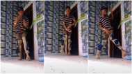 Nigerian man displays moves to new ‘cultist’ song in video, his steps wow many online