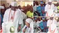 Ooni of Ife emotional as Olori Silekunola kneels, eulogises him in Yoruba before crowd at surprise birthday