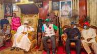 Electoral violence: Drama as monarch threatens to place curses on Akeredolu, Jegede's supporters