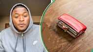 Man who took girlfriend on vacation displays items he found inside her purse, video trends online