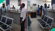 Video: Angry woman creates scene in bank after N949k disappeared from her account