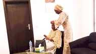 Tsintsiya madaurinki daya: An gano Dolapo Osinbajo tana taya Aisha Buhari daurin dankwali