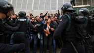 Police attack voters in Catalonia independence referendum, 400 injured (photos, video)