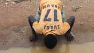 Hotunan wani matashi da ya sha ruwan gulbi saboda muranar ficewar Kwankwaso daga APC