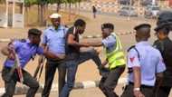 Wani matashi ya hau dokin zuciya ya caka ma wani mutumi kwalba, ya gamu da fushin Kotu