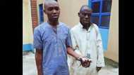Ci da buguzum: An kama su yayin da suke tsaka da yiwa jama’a fashi da bindigar bogi, kalli hoto
