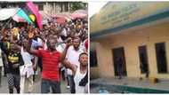 Chaos in Abia as suspected IPOB members burn police station (photo)