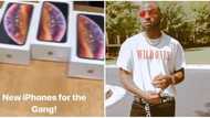 Squad goals! Davido buys the latest iPhone for his signees