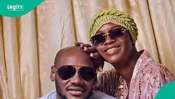 "One love ke": 2baba's appearance at wife's defection to NDC draws hot takes