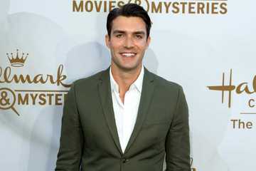 33 male Hallmark actors: The channel’s most popular leading men - Legit.ng