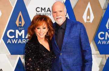 Is Reba McEntire married? A timeline of her relationship with Rex Linn