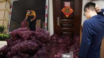 Angry woman sends bags of onions to ex-boyfriend for not crying after they broke up (photos)