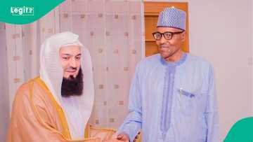 Mufti Menk reacts to Ex-President Buhari's death: "Disciplined believer who served his people"
