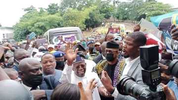 2023: Bola Tinubu Ya Dira Gidan Tsohon Shugaban Ƙasa Obasanjo, Sun Shiga Ganawar Sirri