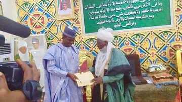 Sarkin Daura ya nada gwamnan jahar Zamfara sarautar ‘Barden Hausa’