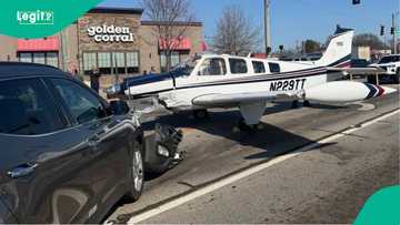 Bidiyo: Yadda jirgin sama ya rikito kasa, ya fada kan motoci a babbar hanya