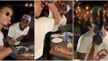 See moment when Davido met with world-famous chef Salt Bae in Greece (video)