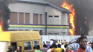 Akalla Ofishohin yan sanda 17 bata gari suka kona a Legas - Kaakin hukumar