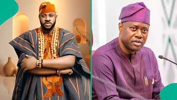 Odunlade kneels to greet Oyo governor Seyi Makinde at event, video sparks mixed reactions