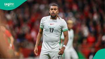 Alex Iwobi’s father reacts to rumours Super Eagles star was robbed in London