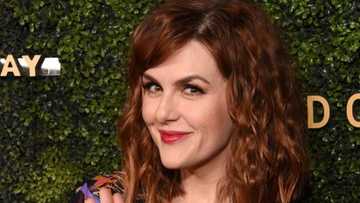 Amazing facts about the beautiful Sara Rue: Her age, career, and love life