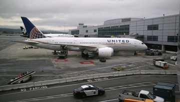 United Airlines reports profit but sees higher recession risk