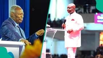 Bishop Oyedepo makes surprise appearance at Kumuyi's crusade, video trends