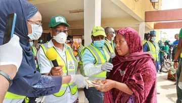 Gwamnatin tarayya ta fara rabawa talakawan Abuja mutane 5000 kowanne N20,000 (Hotuna)