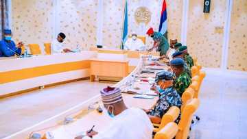 Hotunan Taron Majalisar Tsaro da Buhari Ya Yi da Shugabannin Tsaro a Aso Rock