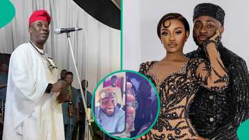 KWAM 1 sings for Davido and Chioma at event, OBO watches via phone, video draws reactions