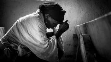 Bakar addu'a: Ya Allah ka kawowa mijina bakin talaucin da zai sa ya daina cin amanata a titi - Addu'ar wata mata ga mijinta kenan