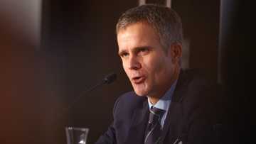 BP chairman to step down after energy strategy reset