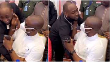 Eniola Badmus 20 years on stage: Davido bows as he respectfully greets KWAM 1 at event, fans react to video