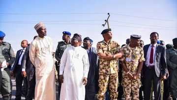 Sabon gwamna ya danna kai cikin dajin Sambisa ba tare da tsoro ba (Hoto)