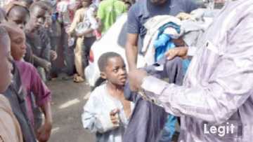 Jaruman Kannywood sun raba wa almajirai kayayyaki a Kano