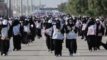 Kasar Saudiya za ta fara barin mata suyi tafiya ba tare da muharramansu ba – Rahoto