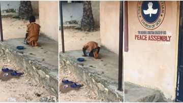 Bidiyon wani almajiri yana Sallah a kan dakalin coci ya janyo cece-kuce