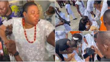 Mama please wake up, I love you: Actress Nkechi Blessing traumatised, passes out at mom's burial ceremony