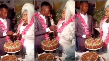 Bidiyon amarya da ango suna yi wa juna kallon tsana yayin liyafar bikinsu ya janyo maganganu