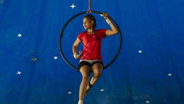 Senegalese circus troupe teaches kids to dream