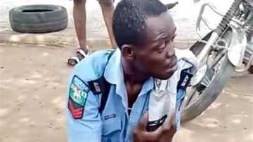 Da Duminsa: An Kama Ɗan Sandan Najeriya Da Aka Gani Ya Yi Tatil Da Giya Ya Bugu a Wani Bidiyo