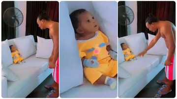 Funny dad vents his frustration on little cute child sitting on sofa, many react hilariously to video