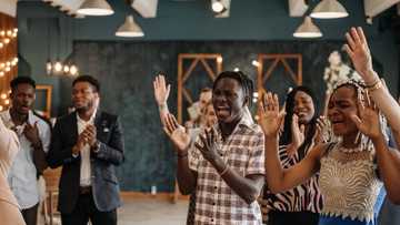 Praise vs worship: is there a difference between these words' meanings?