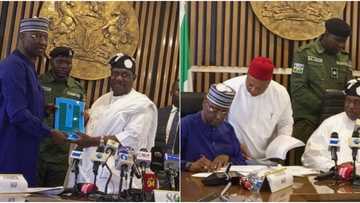Hotuna Sun Bayyana Yayin da Boss Mustapha Ya Mika Mulki Ga George Akume