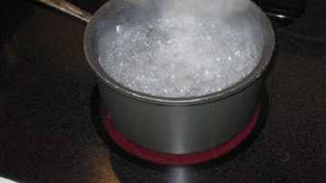 18-year-old girl kills mother with hot water over detergent