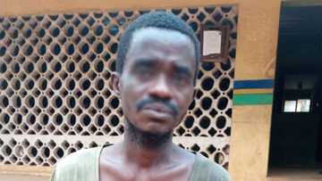 Wani mutum ya kashe makwabcinsa dattijo a kan batan wayar hannu