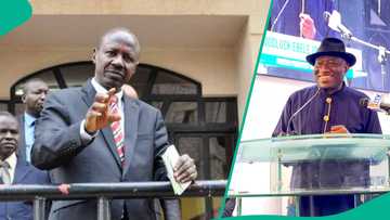 'Dalilin da ya sa ba a tuhumi Jonathan kan zargin $2.1bn na kudin makamai ba'