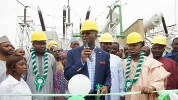 Fashola proposes 3-month rent collection by landlords, gives reason