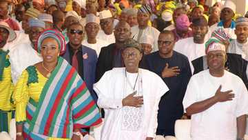 Rikicin APC: Ministocin Buhari sun yi gayya da yaransu, sun taso Gwamna Abdulrazaq a gaba
